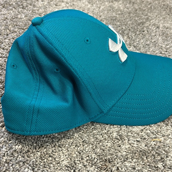 NWOT Under Armour Blitzing Hat Size Medium - Picture 4 of 7